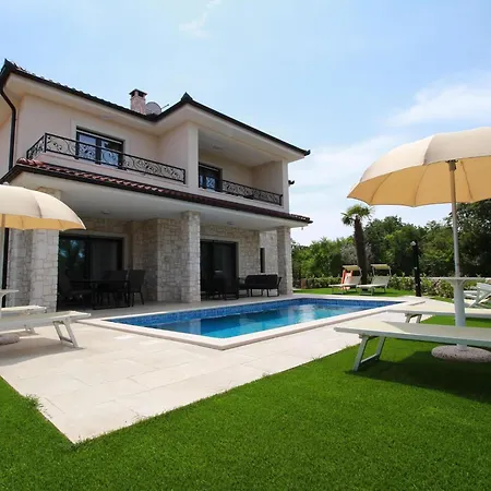 Villa New Built Luxury With Swimming Pool Malinska