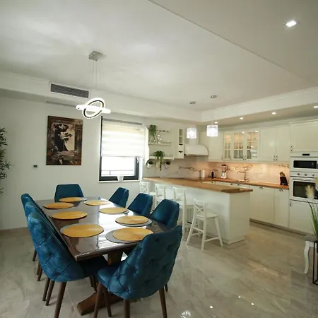 New Built Luxury With Swimming Pool Villa