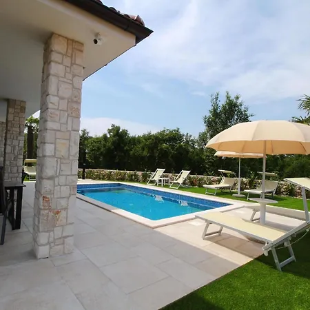 Villa New Built Luxury With Swimming Pool *